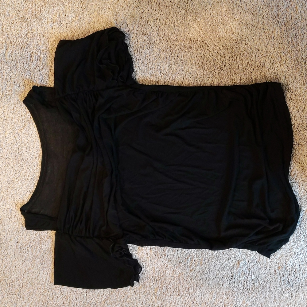 🍇4/$20 Cold Shoulder Mesh Top